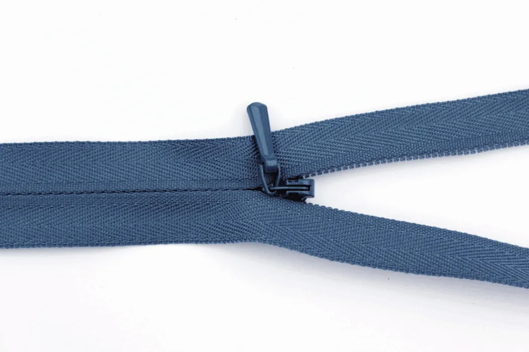56cm/22" Concealed Zip - Denim 557
