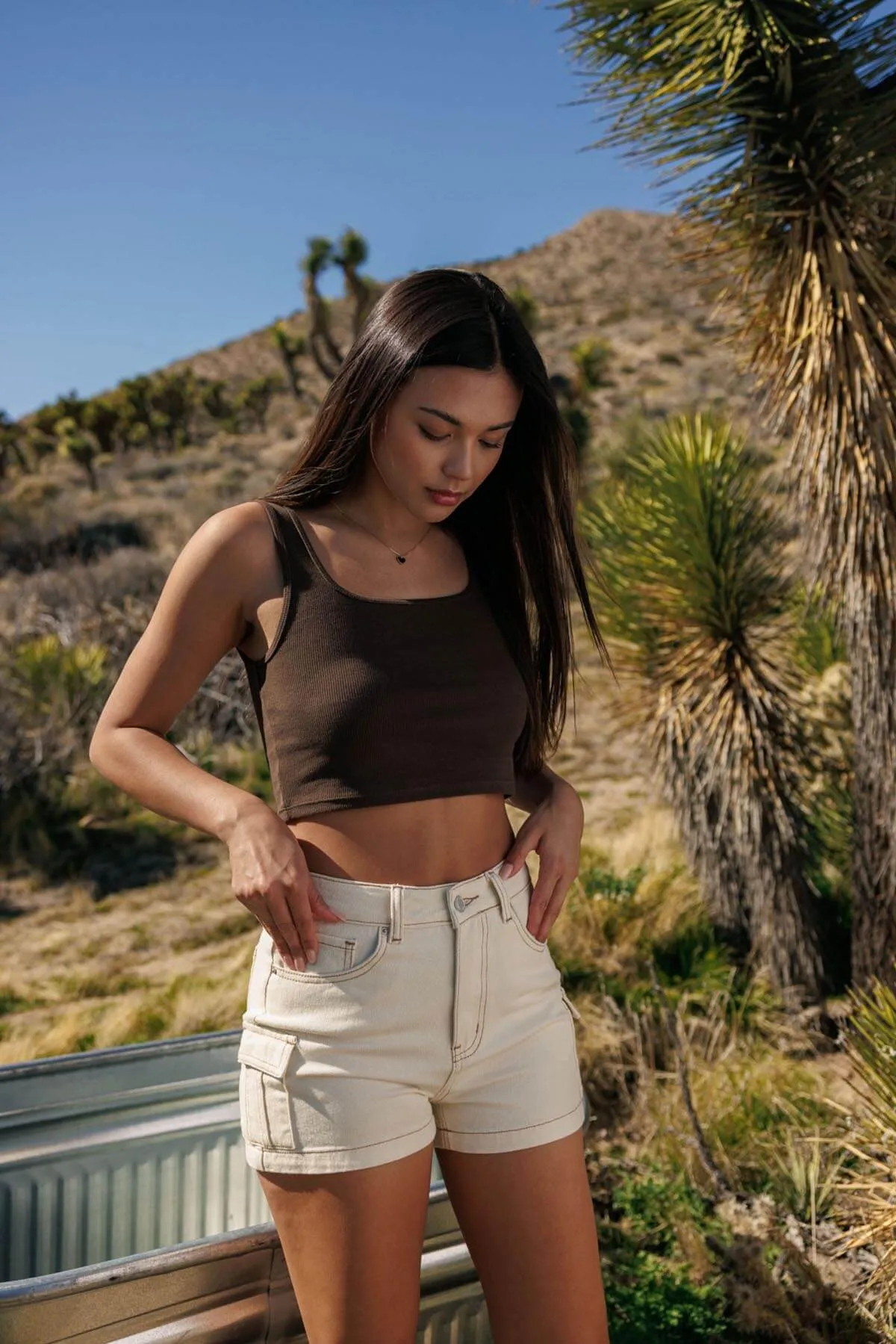 Contrast Stitch Cargo Shorts - Ecru